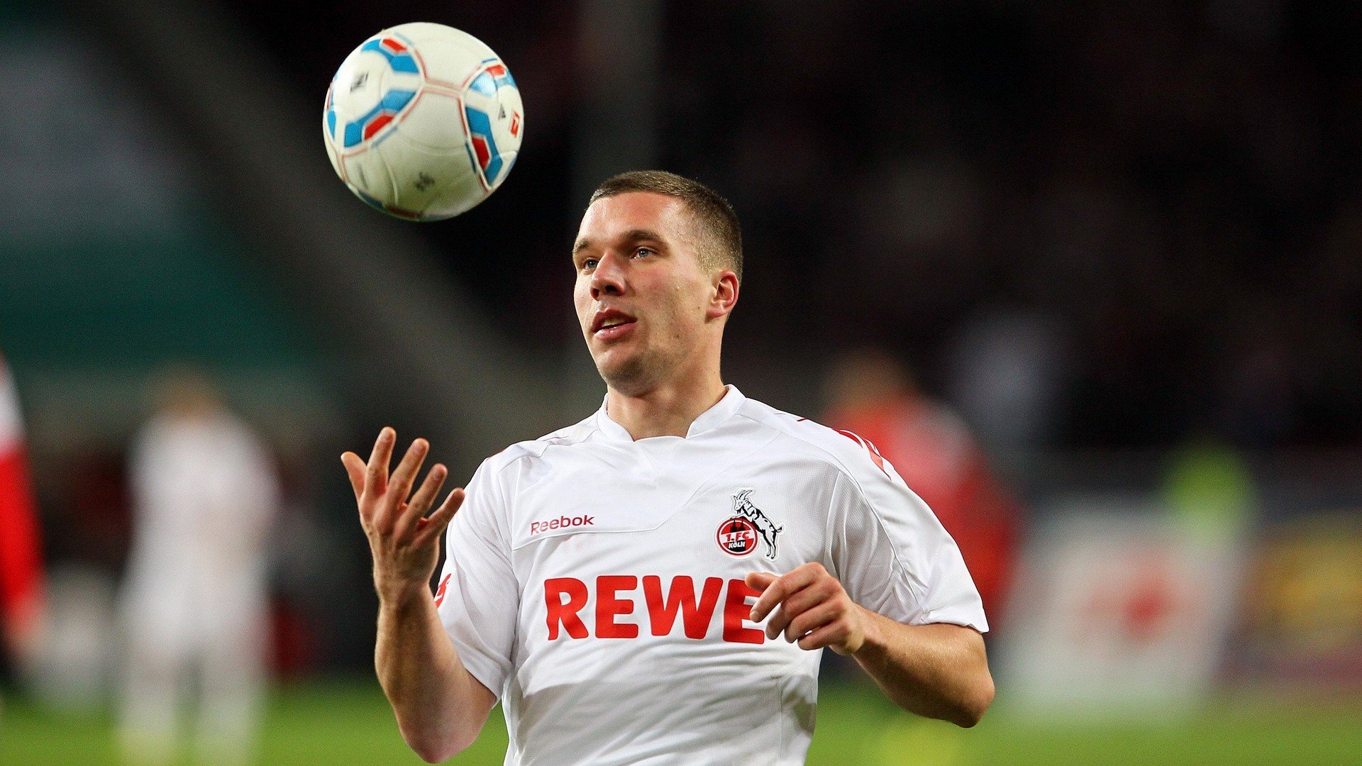 拜仁多点开花，博卡防线崩溃，拜仁 亚博